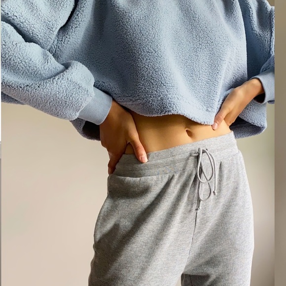 Aritzia Lupa cropped sherpa sweater - Picture 4 of 4